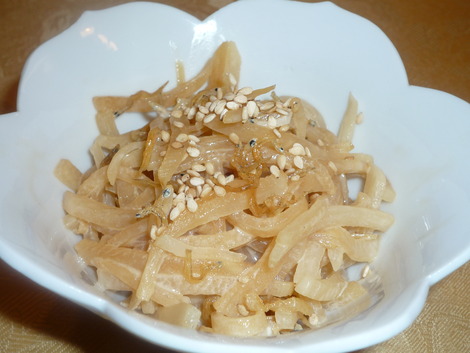 Jyako_daikon_top with sesame seeds