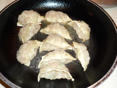 Gyoza-take lid off