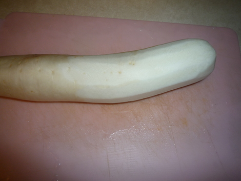 Lemon Daikon_peel the skin