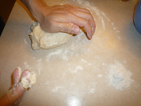 Suigyoza wrapper_knead the dough