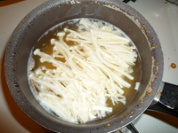 Miso soup-enoki