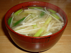 Miso soup-enoki ready to eat