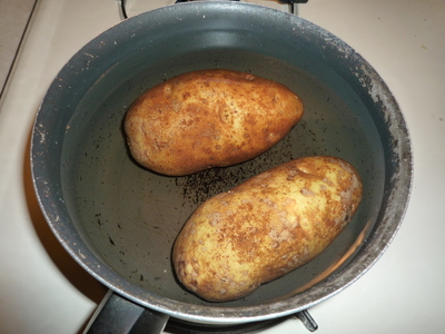 Sage potatoes-boil