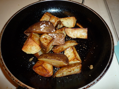 Sage potatoes-salt and pepper