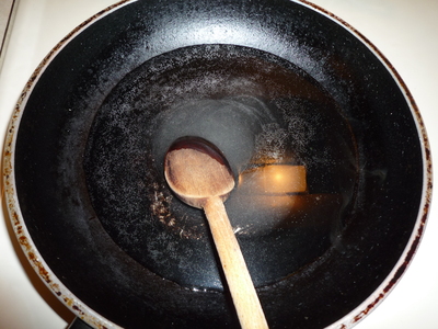 Saba no misoni-sauce to a boil