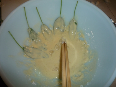 Potatoes with sage tempura-egg tempura batter