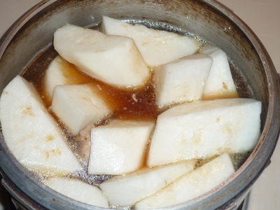 Chicken and daikon-everything in pot