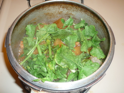 Chicken and daikon-add leaves