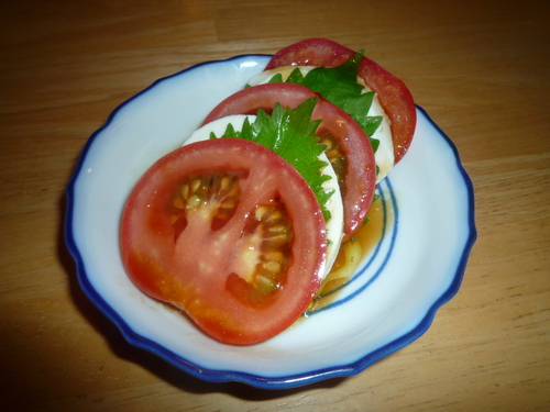 Tomato-cheese-shiso-with dressing